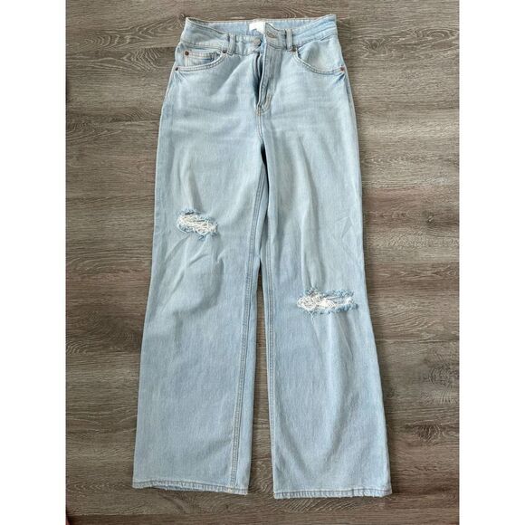 H&M EUC High Rise Wide Leg Jeans Size 6 Light Wash Distressed - Picture 11 of 15